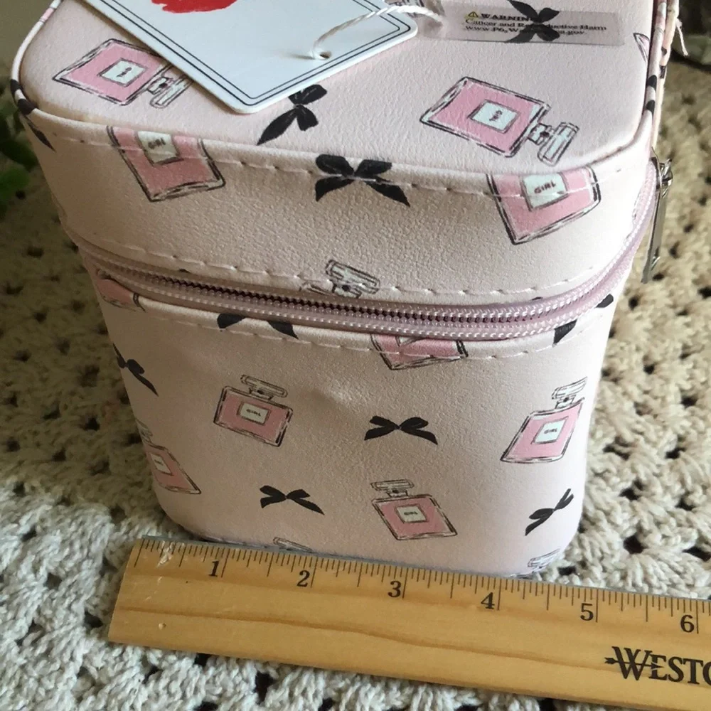 Blush Crush BOWS & PERFUME Hard Train Make Up Cosmetic Travel Case